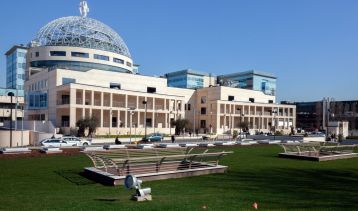 Vai alla notizia Torna a camminare con un neurostimolatore midollare: primo intervento in Italia