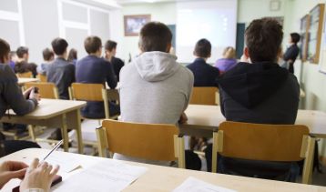 Vai alla notizia Iscrizioni ‘23/’24, ecco quali sono le scuole più scelte. Crescono i Tecnici