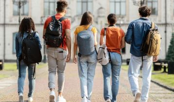 Vai alla notizia Da AI e ChatGPT al clima: dal 13/1 nelle scuole i seminari di Regione Lombardia